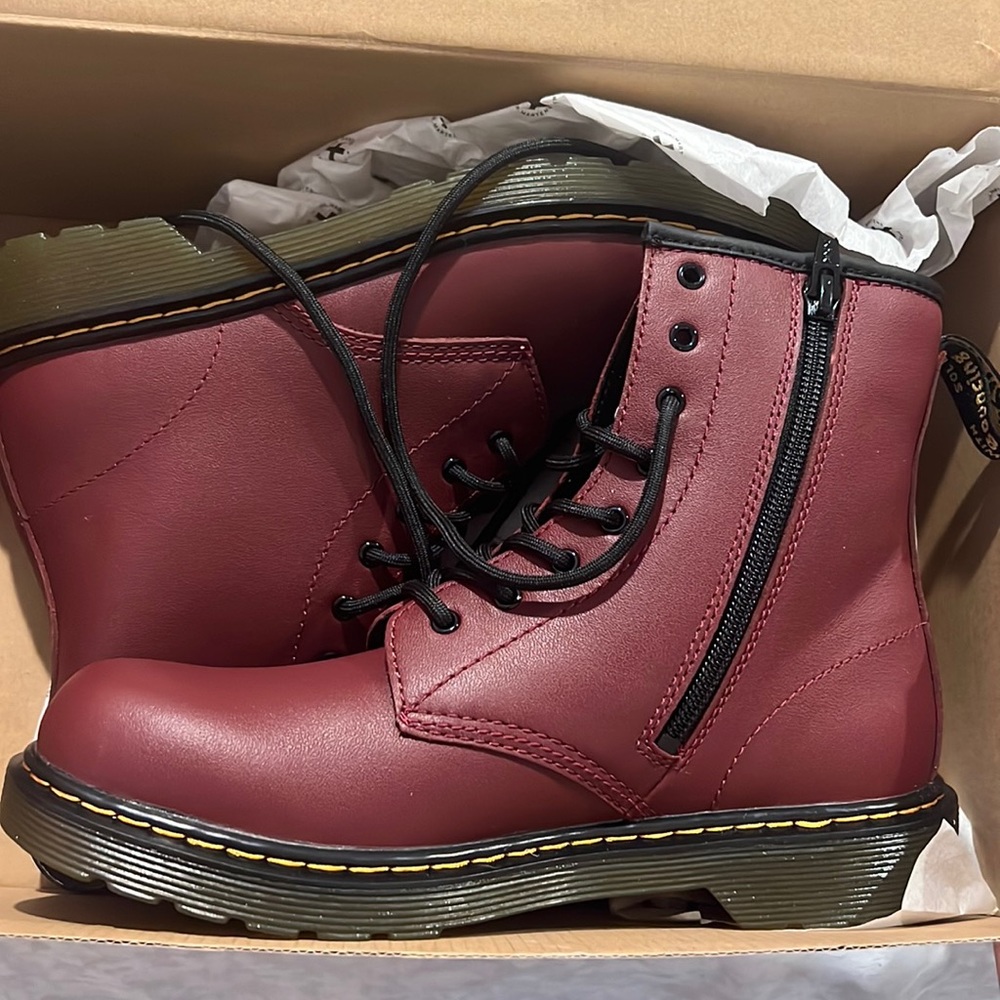 Never worn, brand new